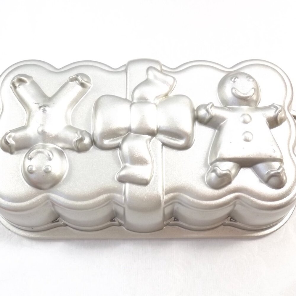 Vintage Gingerbread Loaf Pan, Nordic Ware, Heavy Cast Aluminum BAKEWARE